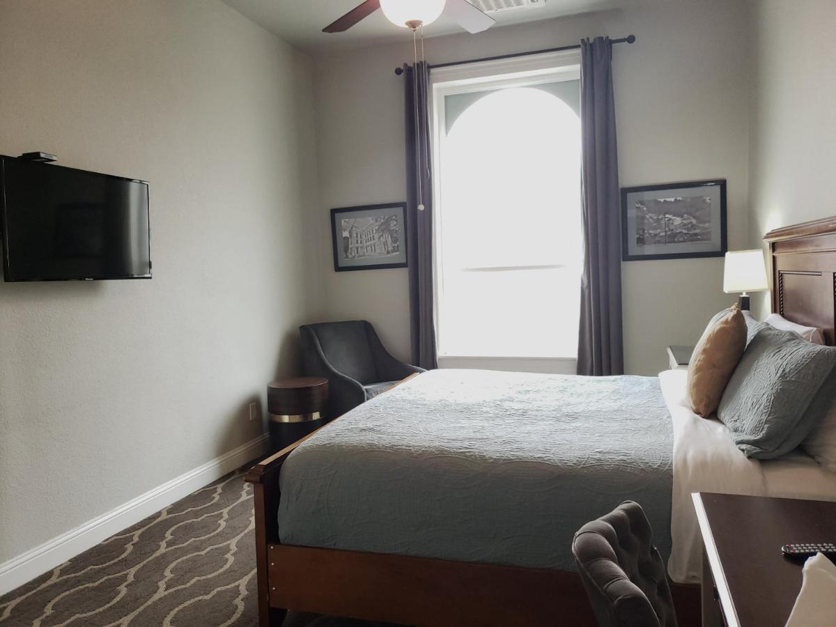 The Dilworth Inn Gonzales ภายนอก รูปภาพ